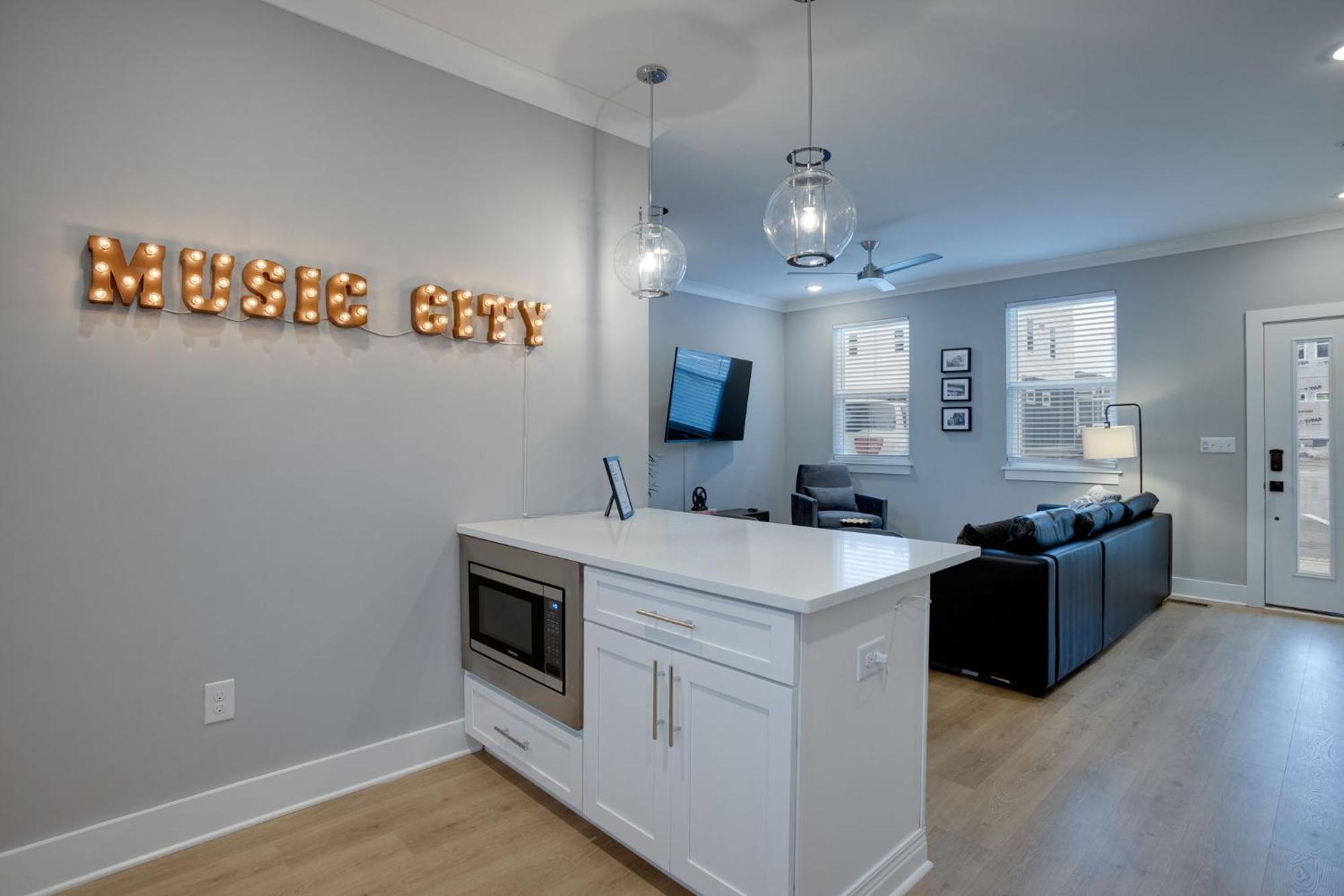 Modern Townhome, 10Min To Downtown! 8Min To Grand Ole Opry! Sleeps 8! NashvilleNashville  Kültér fotó