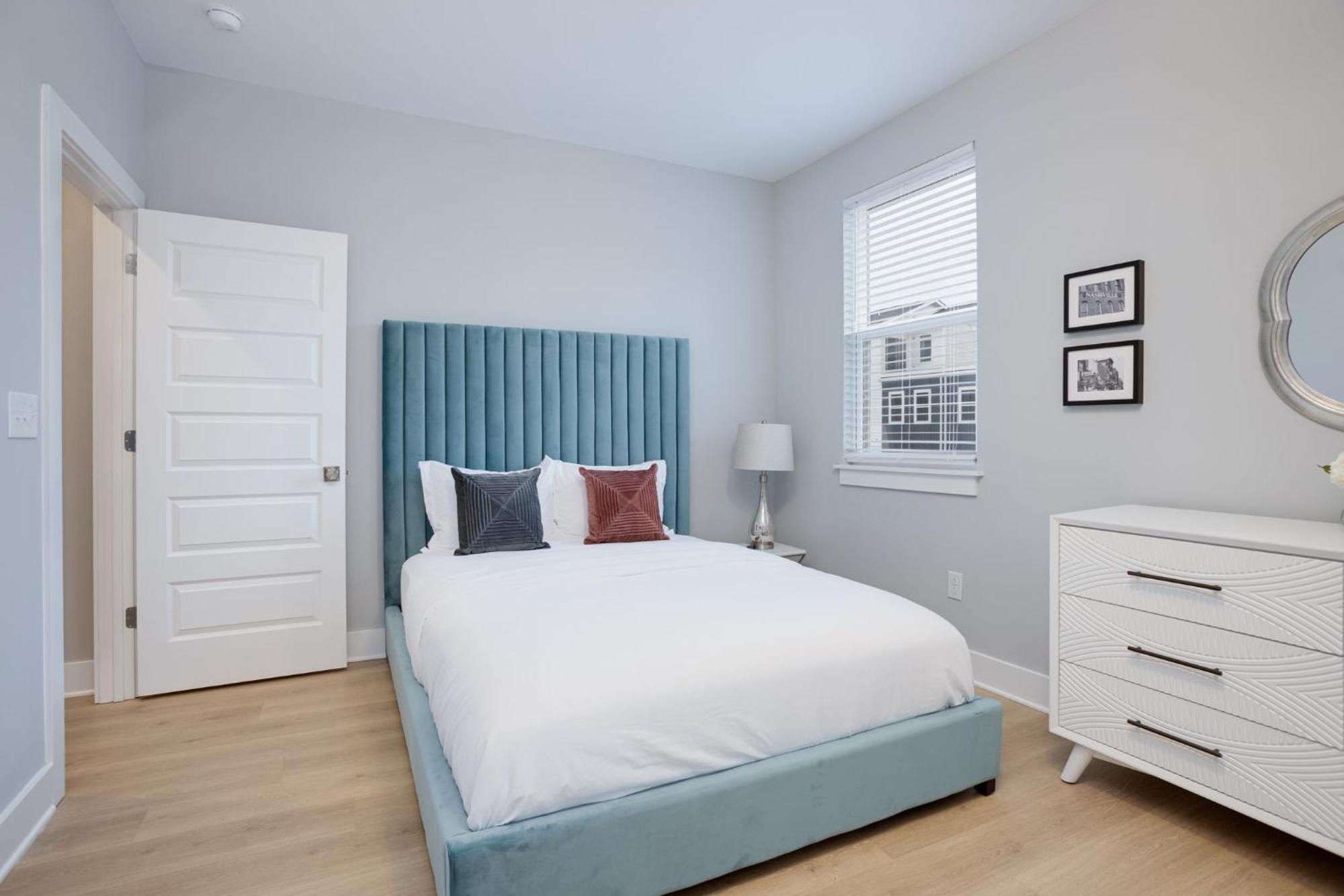 Modern Townhome, 10Min To Downtown! 8Min To Grand Ole Opry! Sleeps 8! NashvilleNashville  Kültér fotó