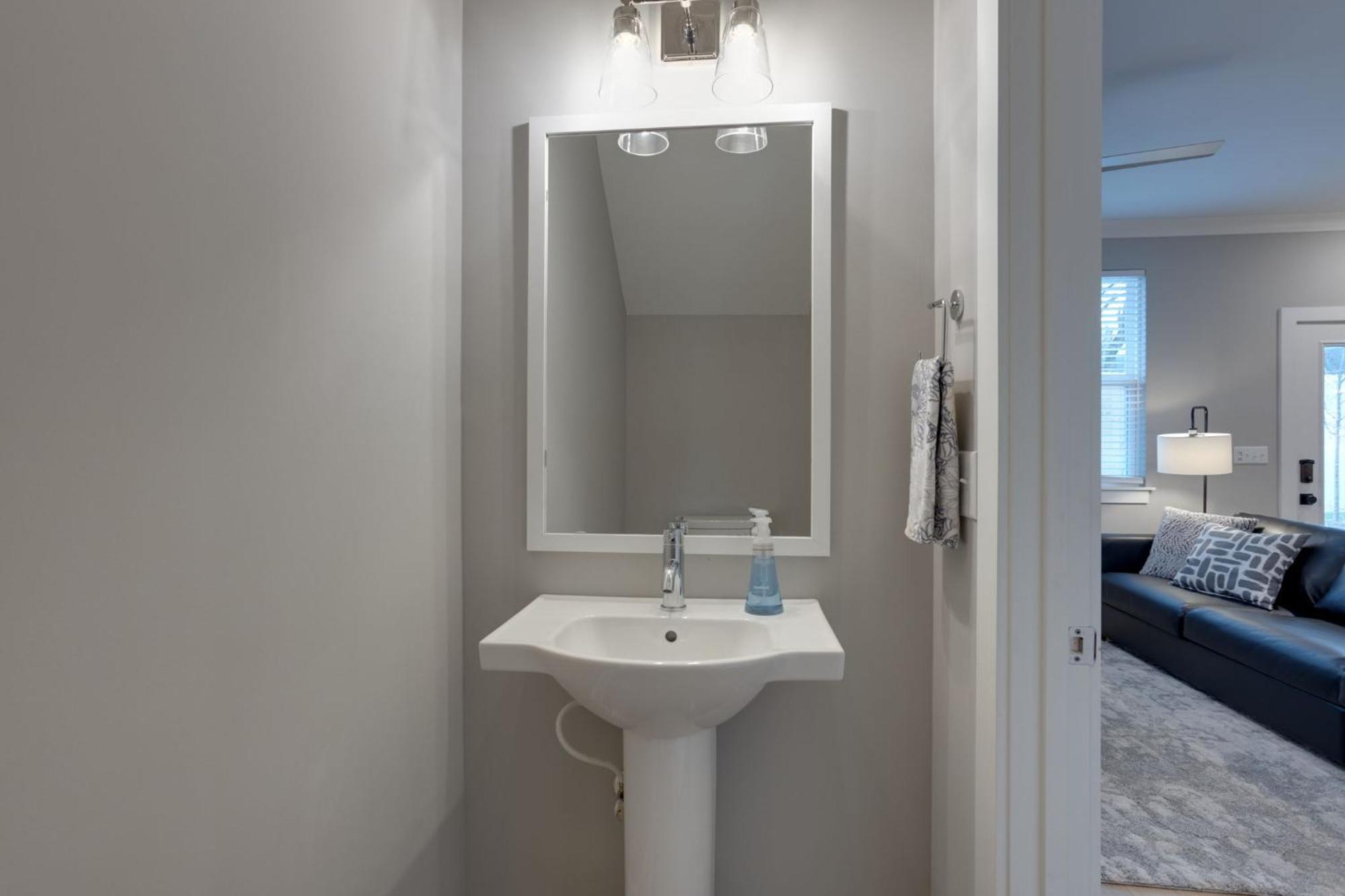 Modern Townhome, 10Min To Downtown! 8Min To Grand Ole Opry! Sleeps 8! NashvilleNashville  Kültér fotó