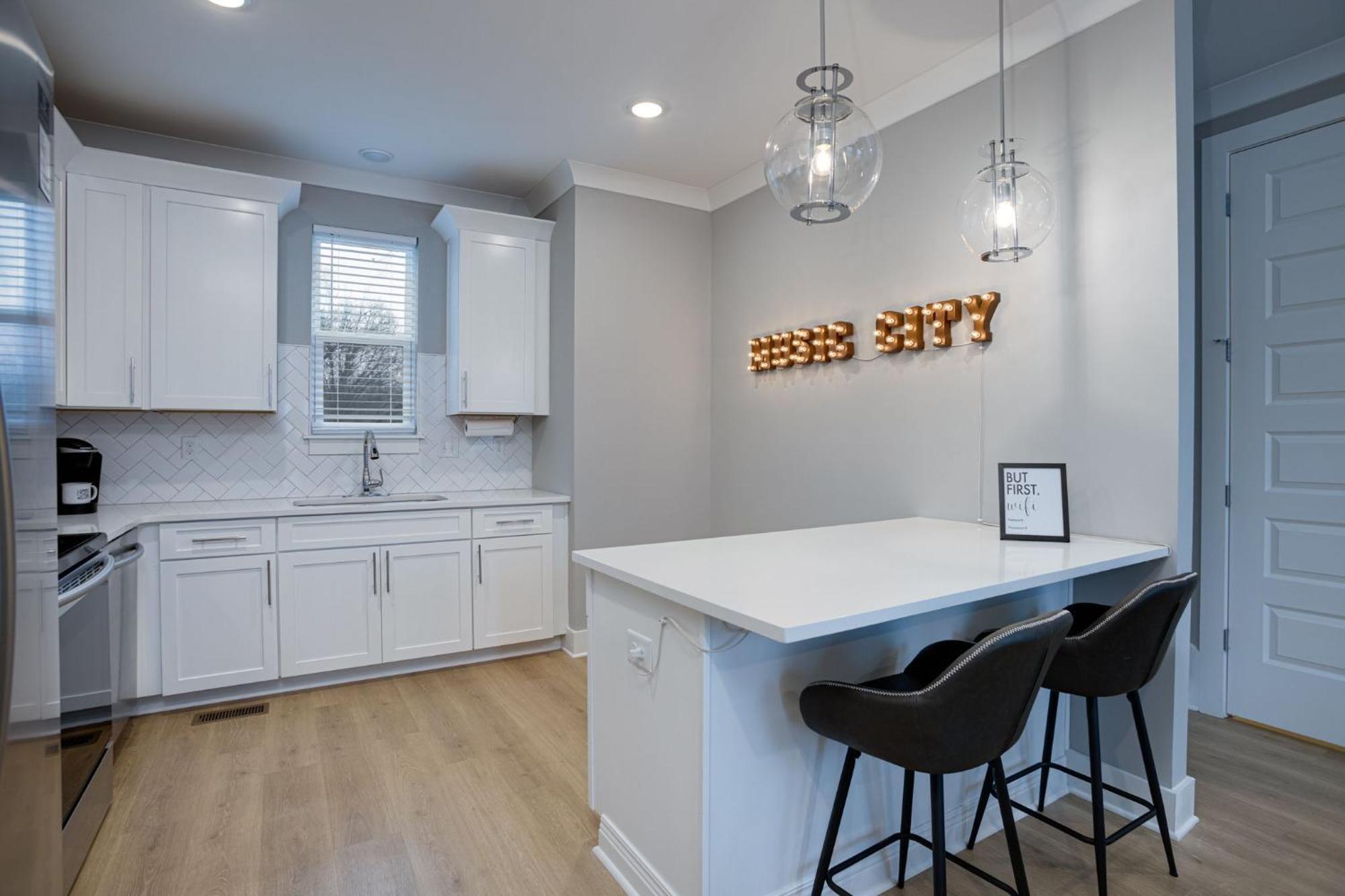 Modern Townhome, 10Min To Downtown! 8Min To Grand Ole Opry! Sleeps 8! NashvilleNashville  Kültér fotó