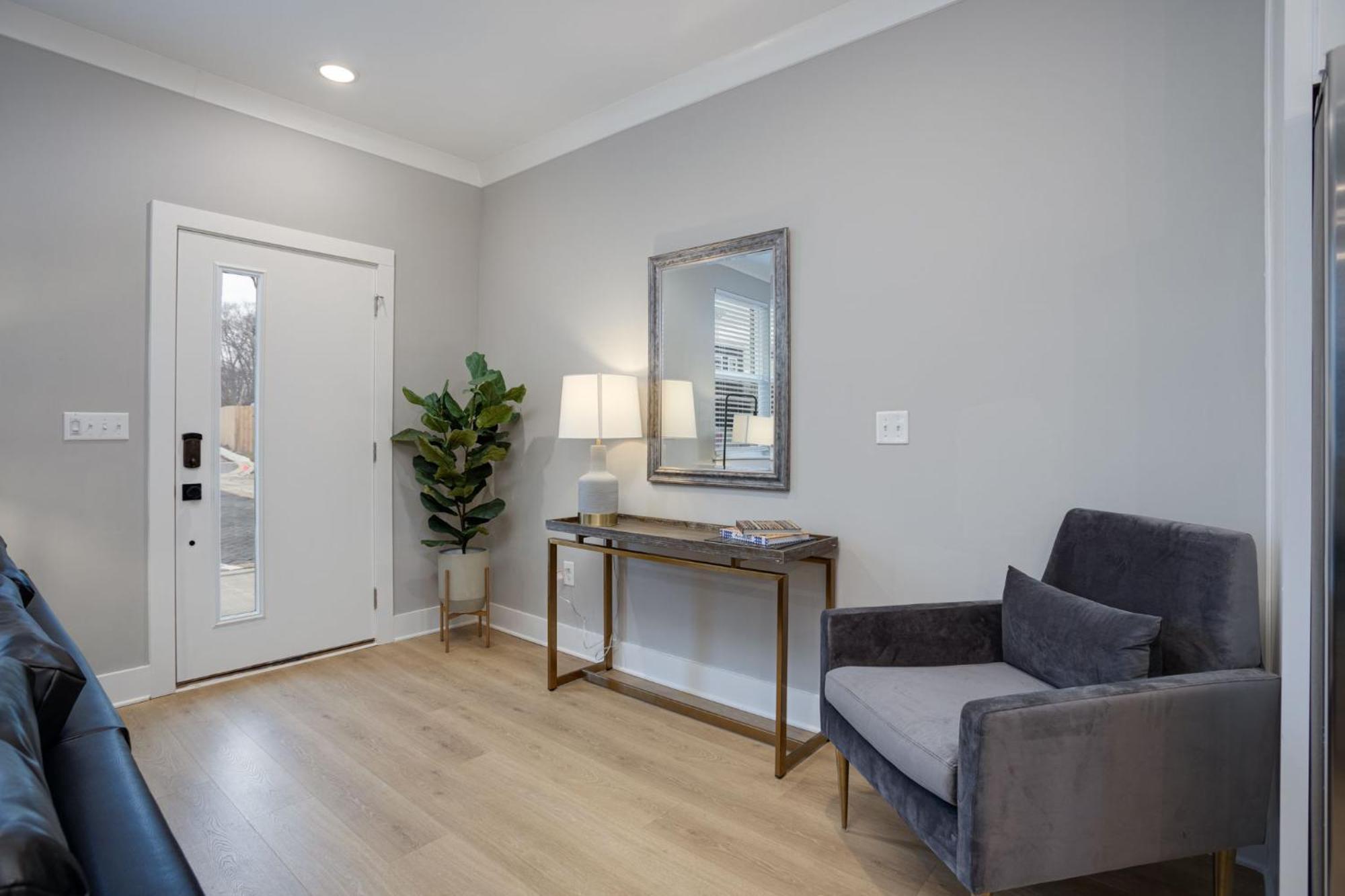 Modern Townhome, 10Min To Downtown! 8Min To Grand Ole Opry! Sleeps 8! NashvilleNashville  Kültér fotó